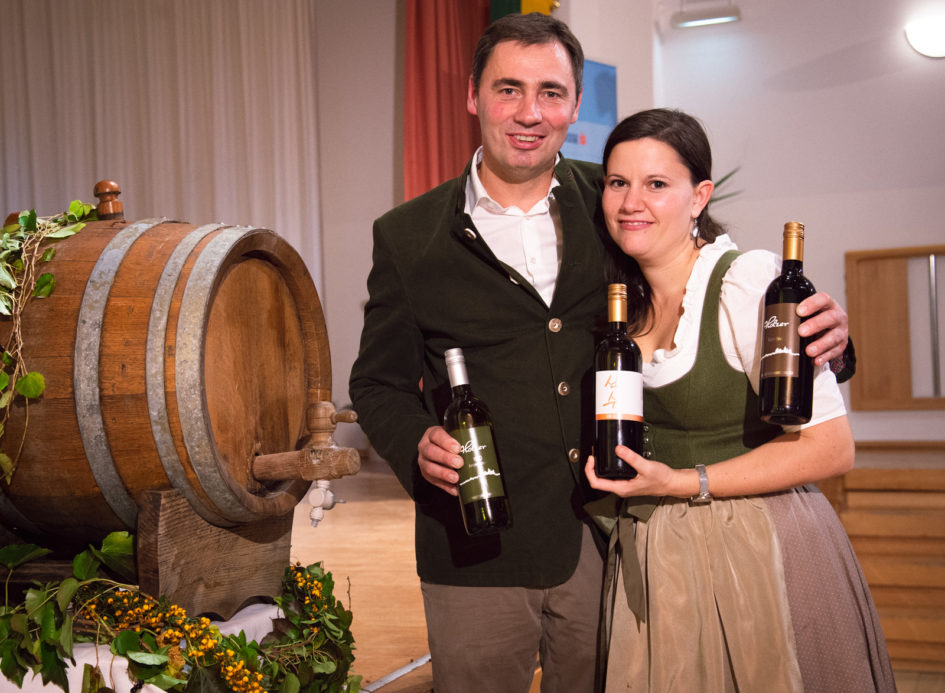 Stephi und Bernhard bei der Weintaufe 2019